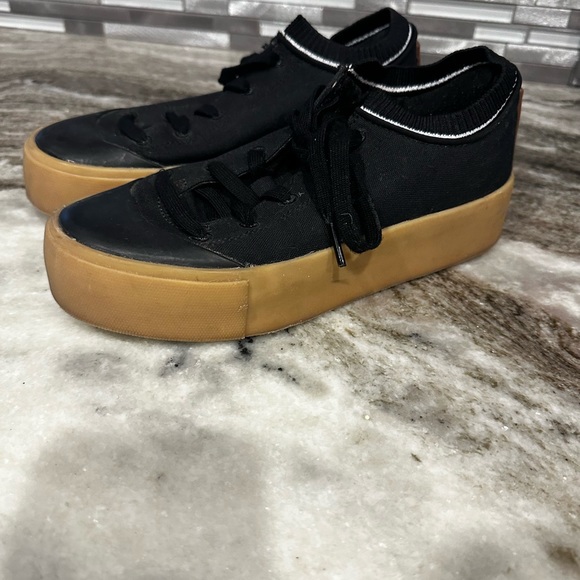 Karlie Kloss Adidas Shoes - Picture 2 of 2